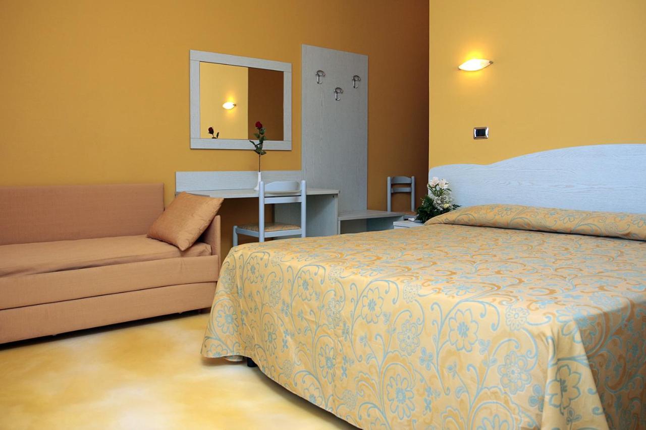 Hotel La Tartaruga Roseto Degli Abruzzi Exteriör bild