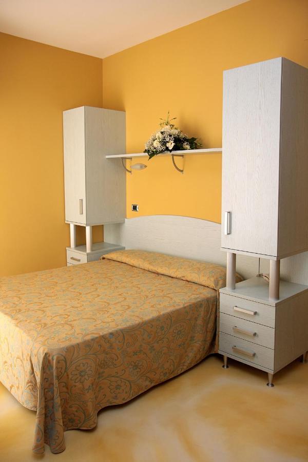 Hotel La Tartaruga Roseto Degli Abruzzi Exteriör bild